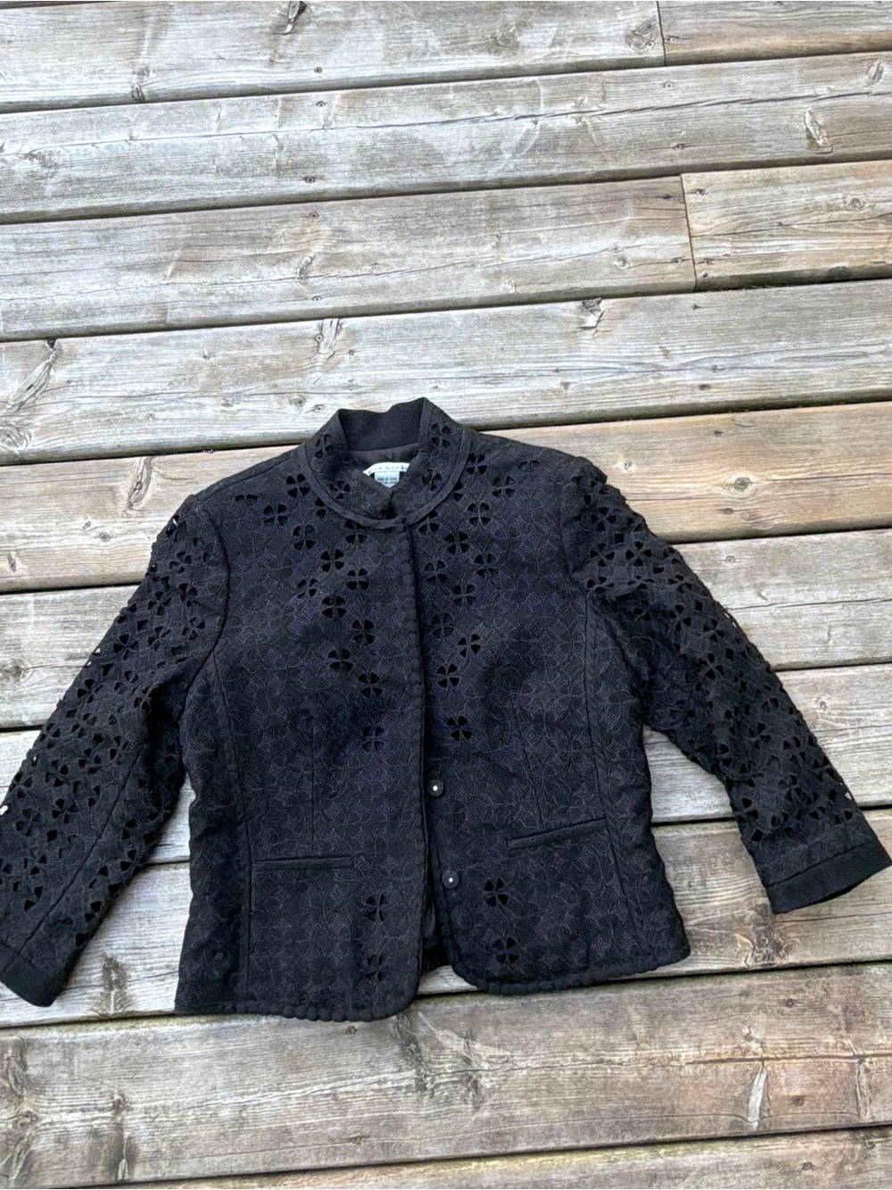 Peter Nygard Black Embroidered Eyelet Jacket Womens Size 10 Floral Cutwork